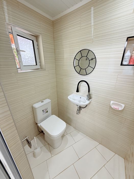 Продавам къща  в град Средец