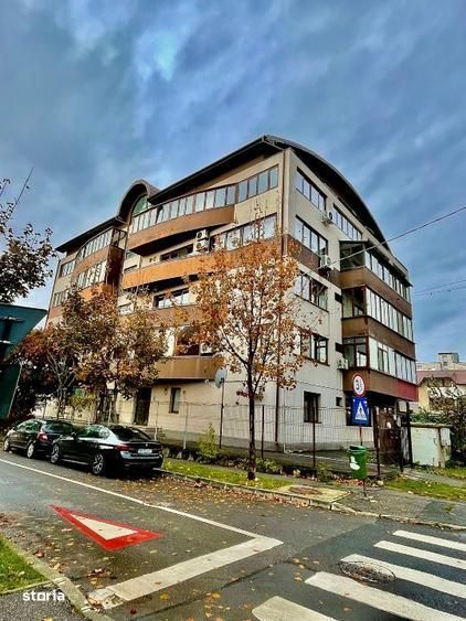 Apartament 3 camere tip penthouse | 175 mp utili | 4 locuri parcare |