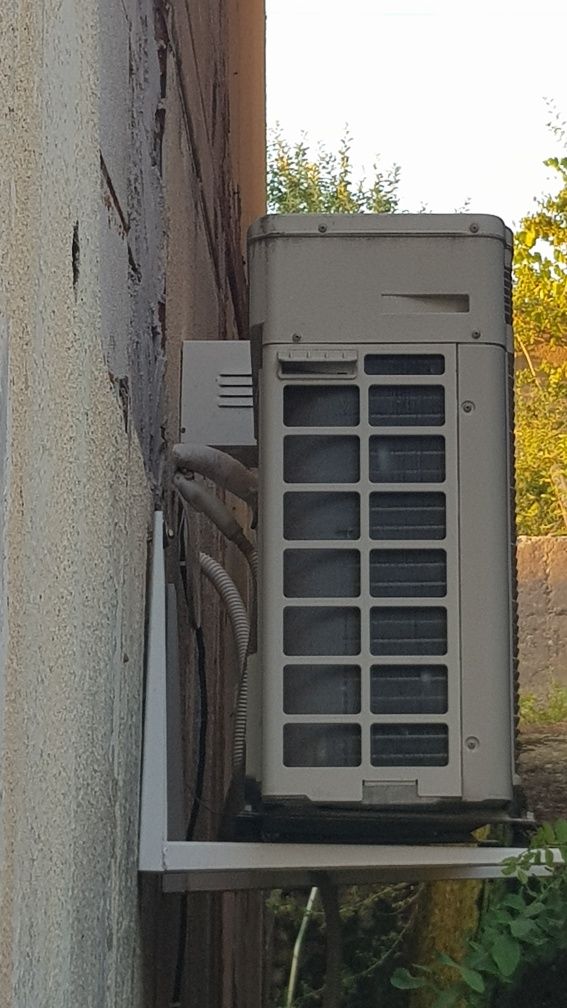 Хиперинверторен Японски климатик Daikin/Ururu Sarara AR25JRS