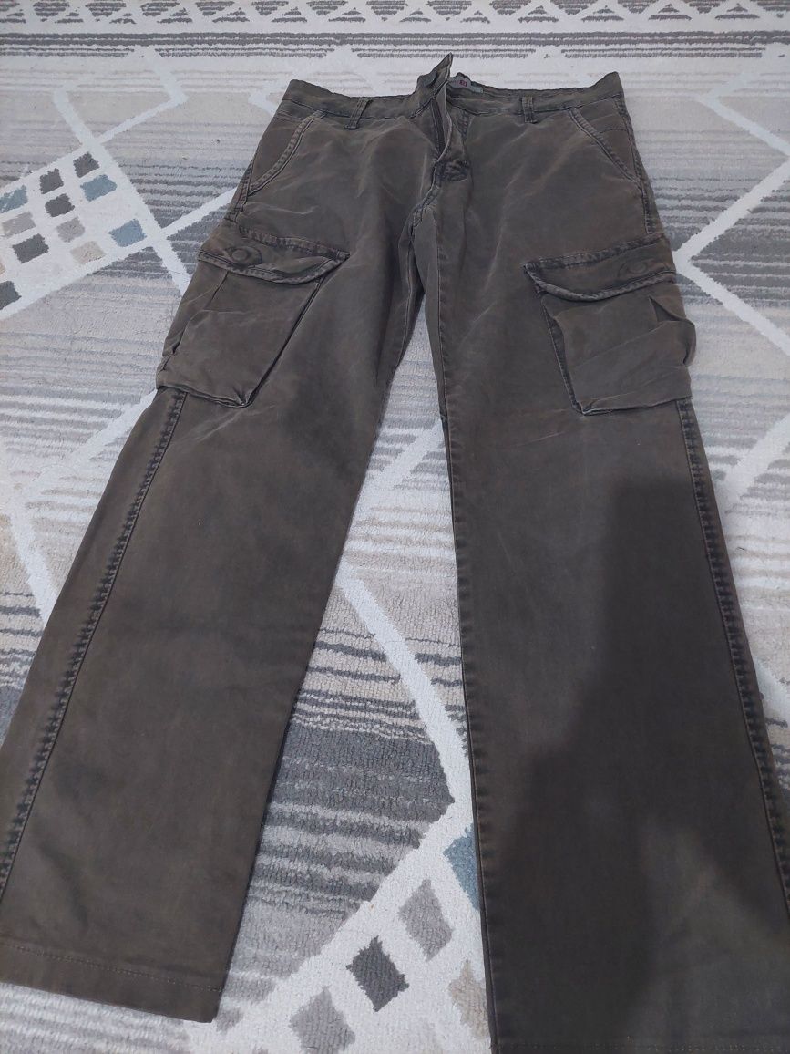 Продам джинсы, брюки. Размер 29-31. Демисезон Цена 7 000 тн