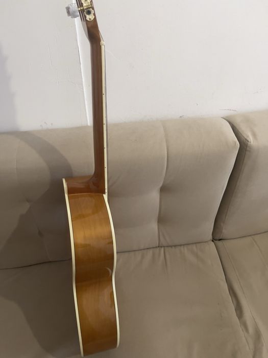 Гитара Өте жаңа Гитара