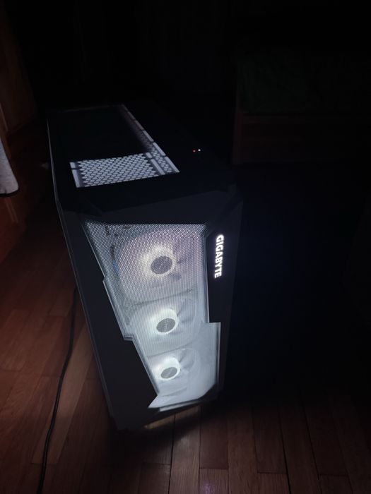 Гейминг компютър RTX 4060ti/ryzen 5 7600x/32 GB DDR5