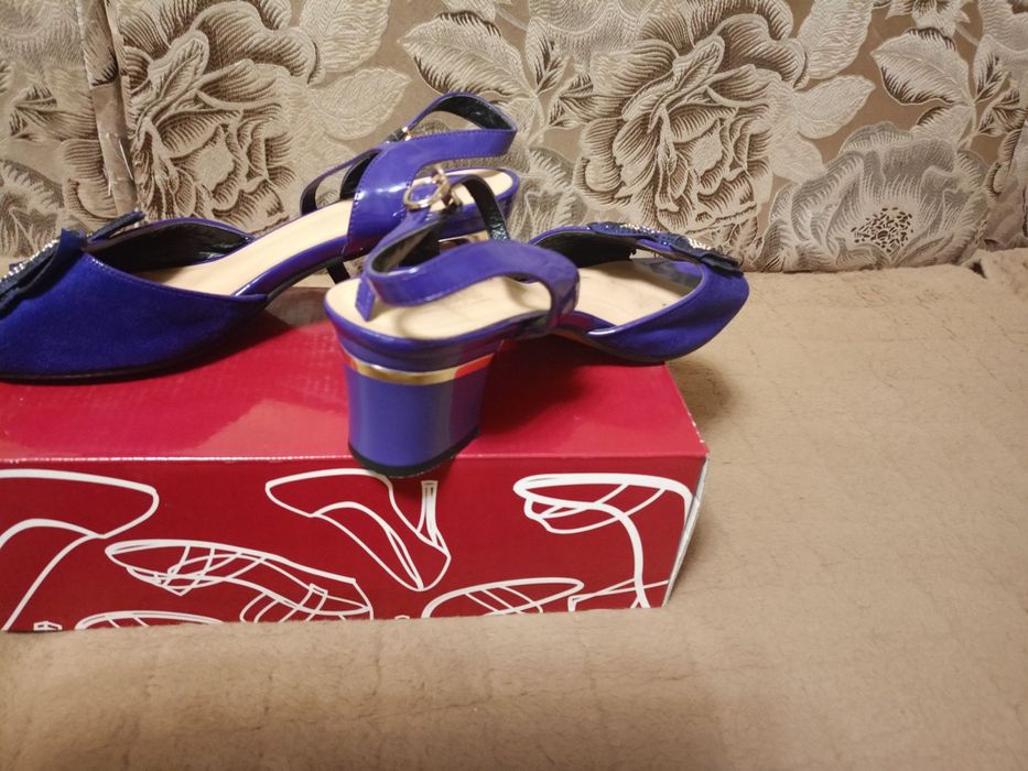 Продам обувь женскую