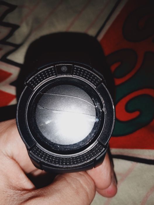 Продаю смарт часы на запчасти,не работает экран!