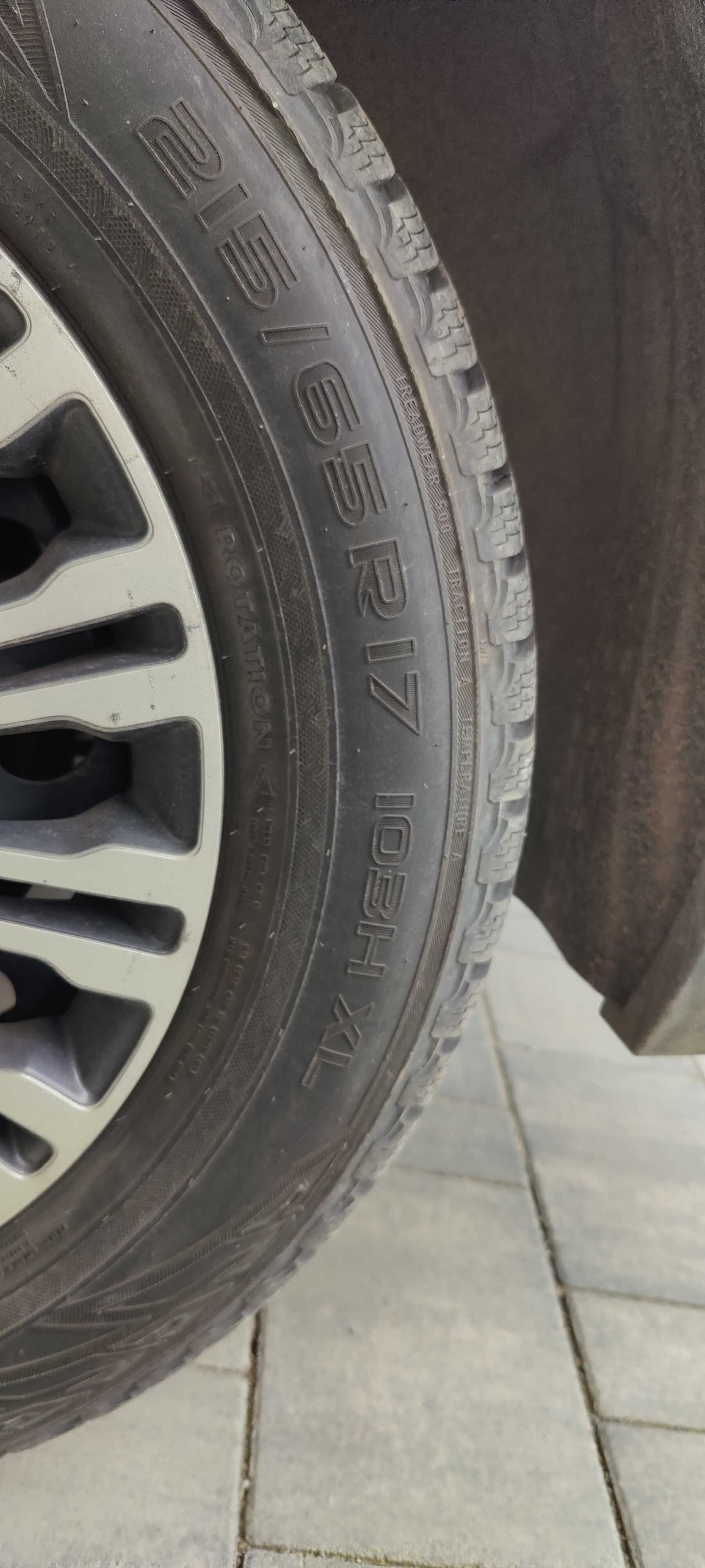 Vând 4 anvelope de Iarnă, Nokian WR SUV 215/65R17 103H