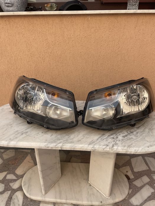 Faruri stinga dreapta VW Transporter T5 2.0TDi an 2013 Fara Defecte