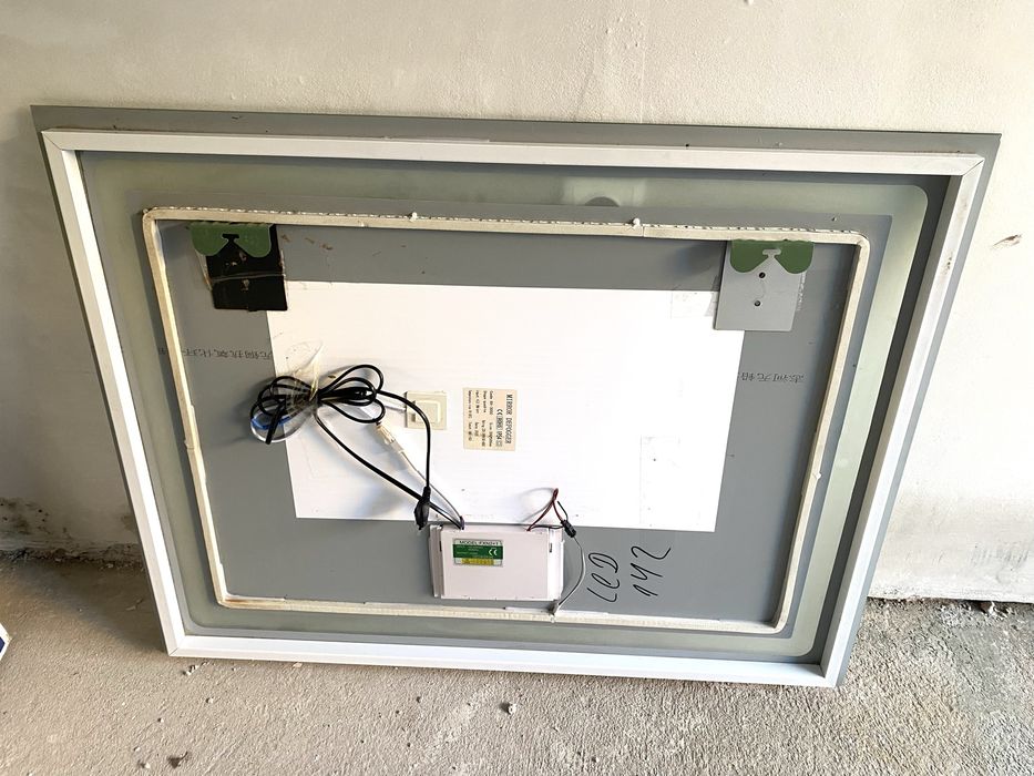 LED огледало  с размери 70/90см с функция против изпотяване