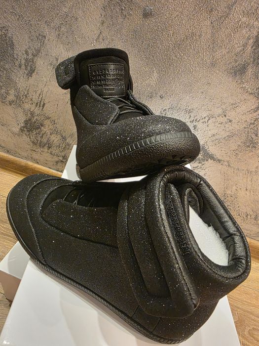 Vând Maison Margiela Black 43