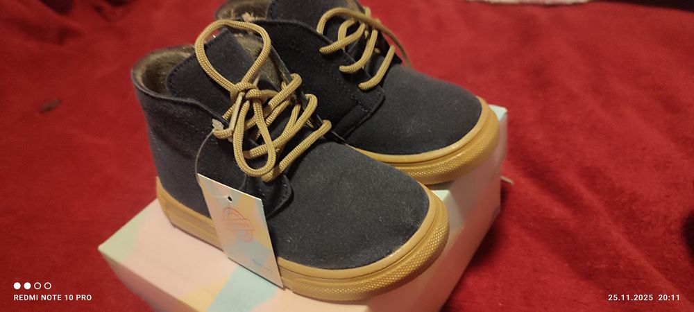 Ghetuțe băiețel ,măsură 23