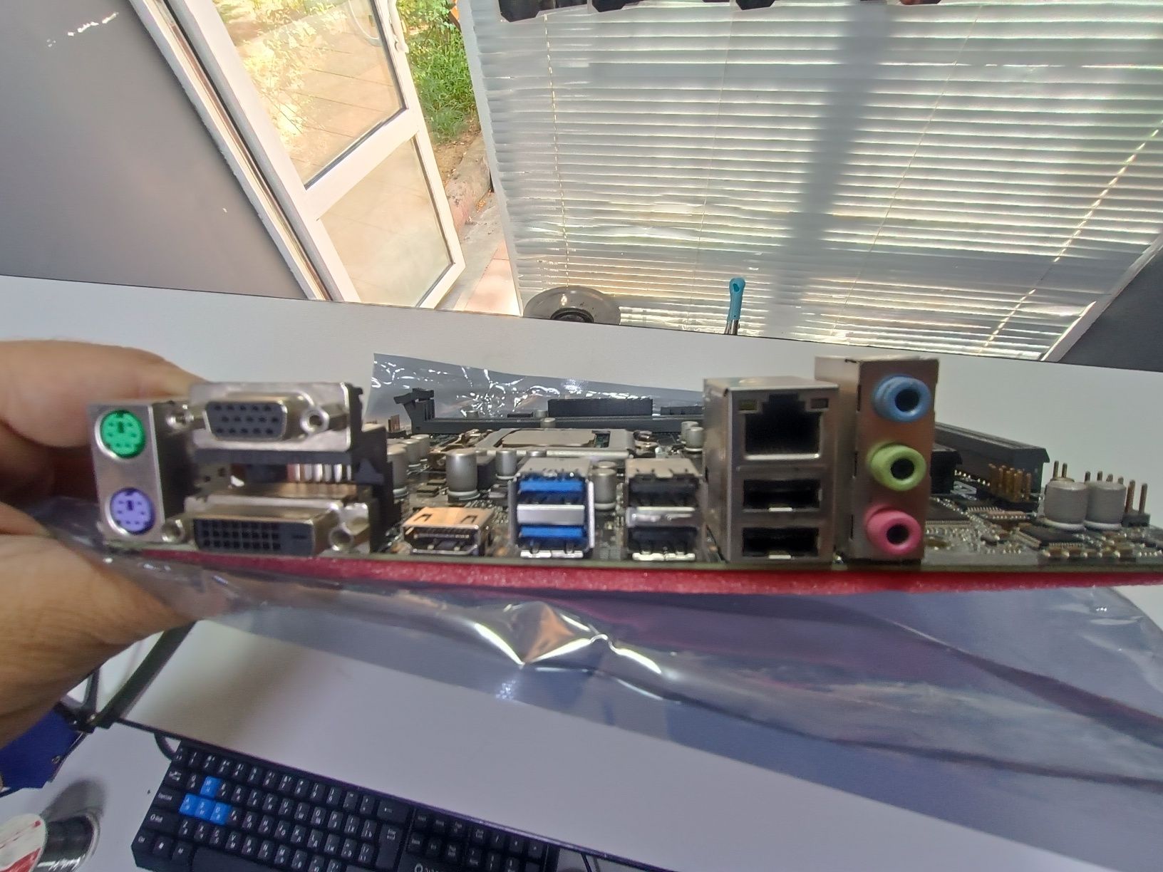Материнская плата ASUS H110M-R+4/4GB DDR4+CPU G3930