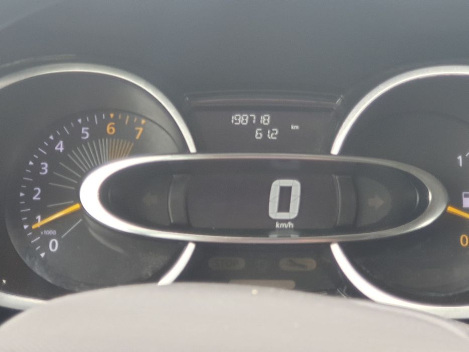 Vând Renault clio