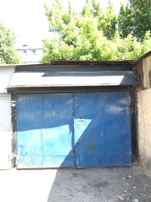 Продаётся просторный двухместный гараж (36 м²) с большой ямой!