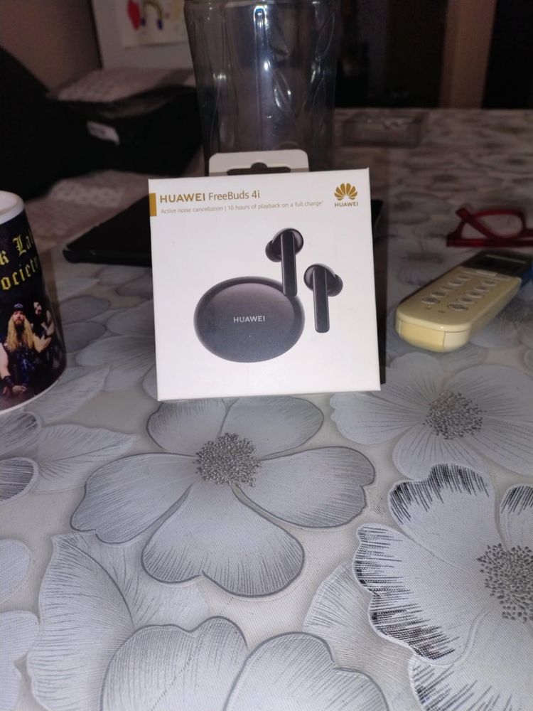 Продавам слушалки Huawei Freebuds 4i