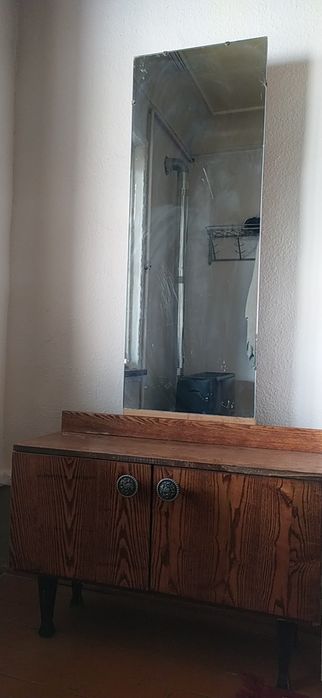 Трюмо зеркало и шкафчик