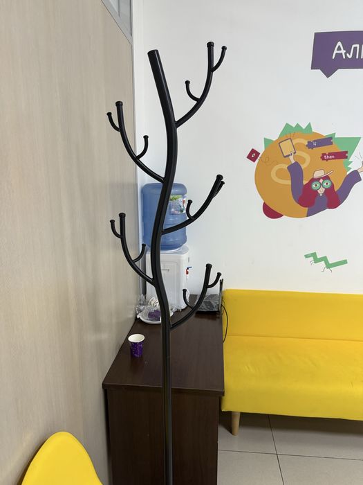 Продам вешалку для верхней одежды