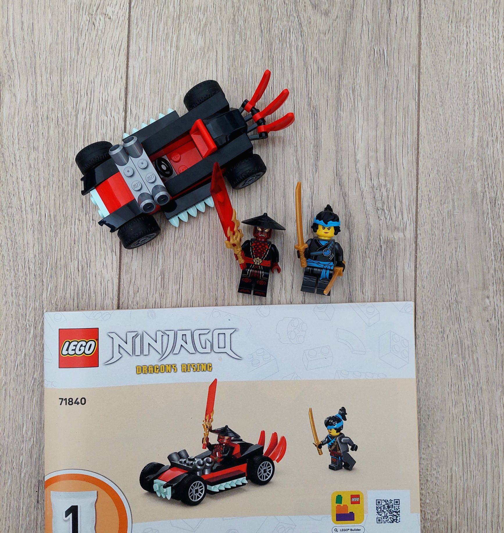 Lego Ninjago vehiculele lui Arin