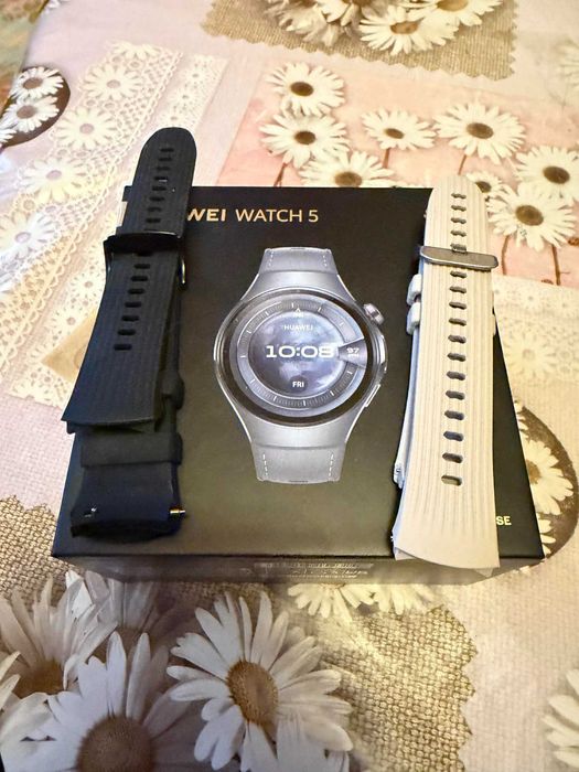 Смарт Часовник Huawei Watch 5 с гаранция и 2 каишки