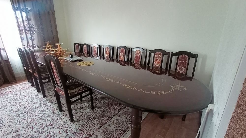 Гостинный стол коричневый свет
