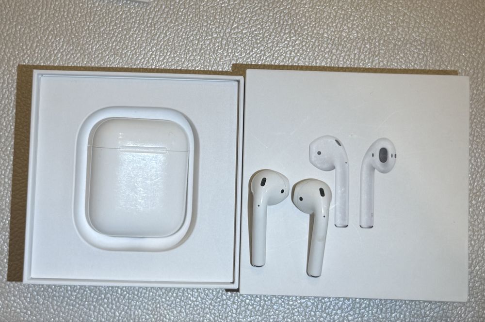 Apple Airpods2 слушалки