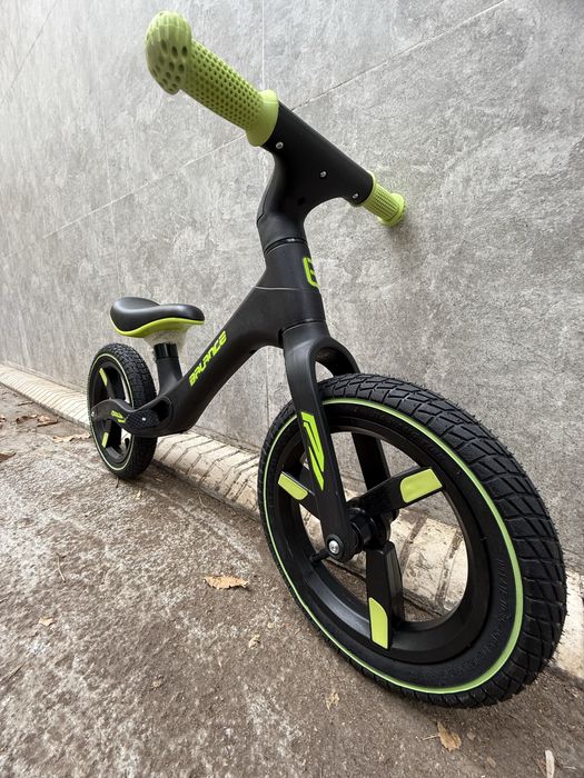 Беговел 12 размер колеса.