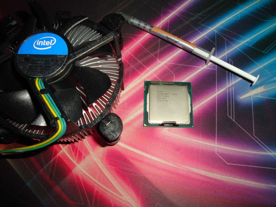 Procesor intel core i3 2120 3.3 Ghz socket 1155 + cooler + pasta termo