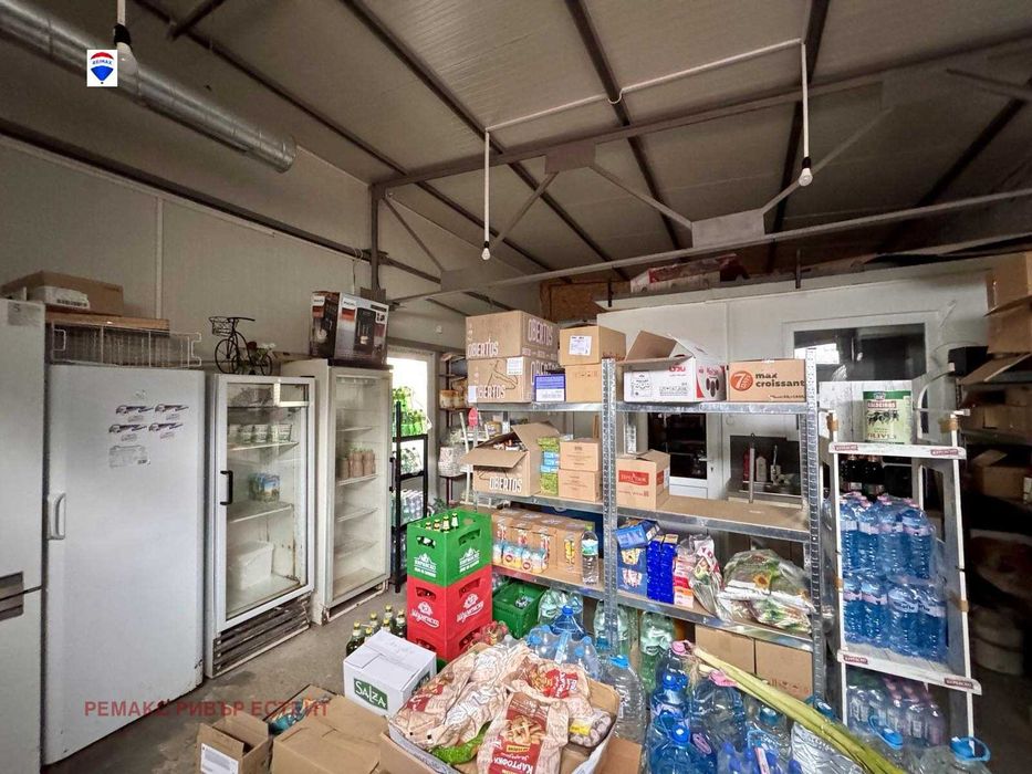 Търговски обект за продажба в с. Сандрово