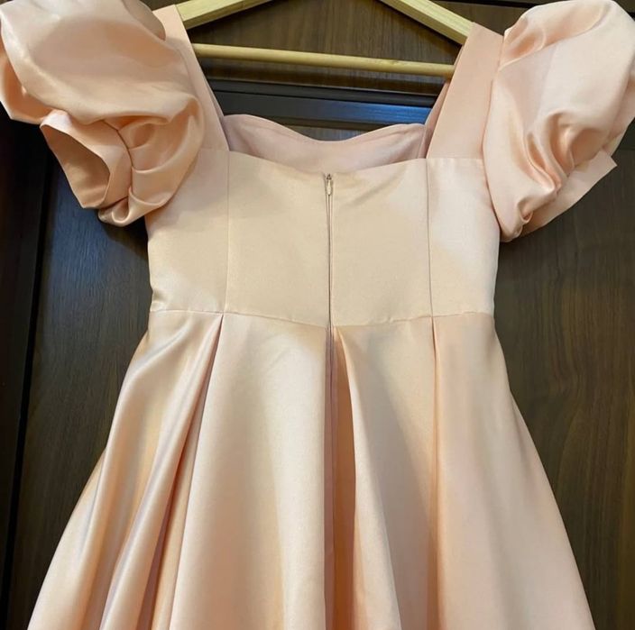 Дизайнерское платье