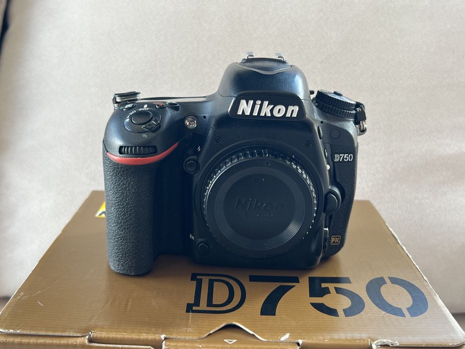 Nikon D750 Digital Camera D750 FX отлично състояние