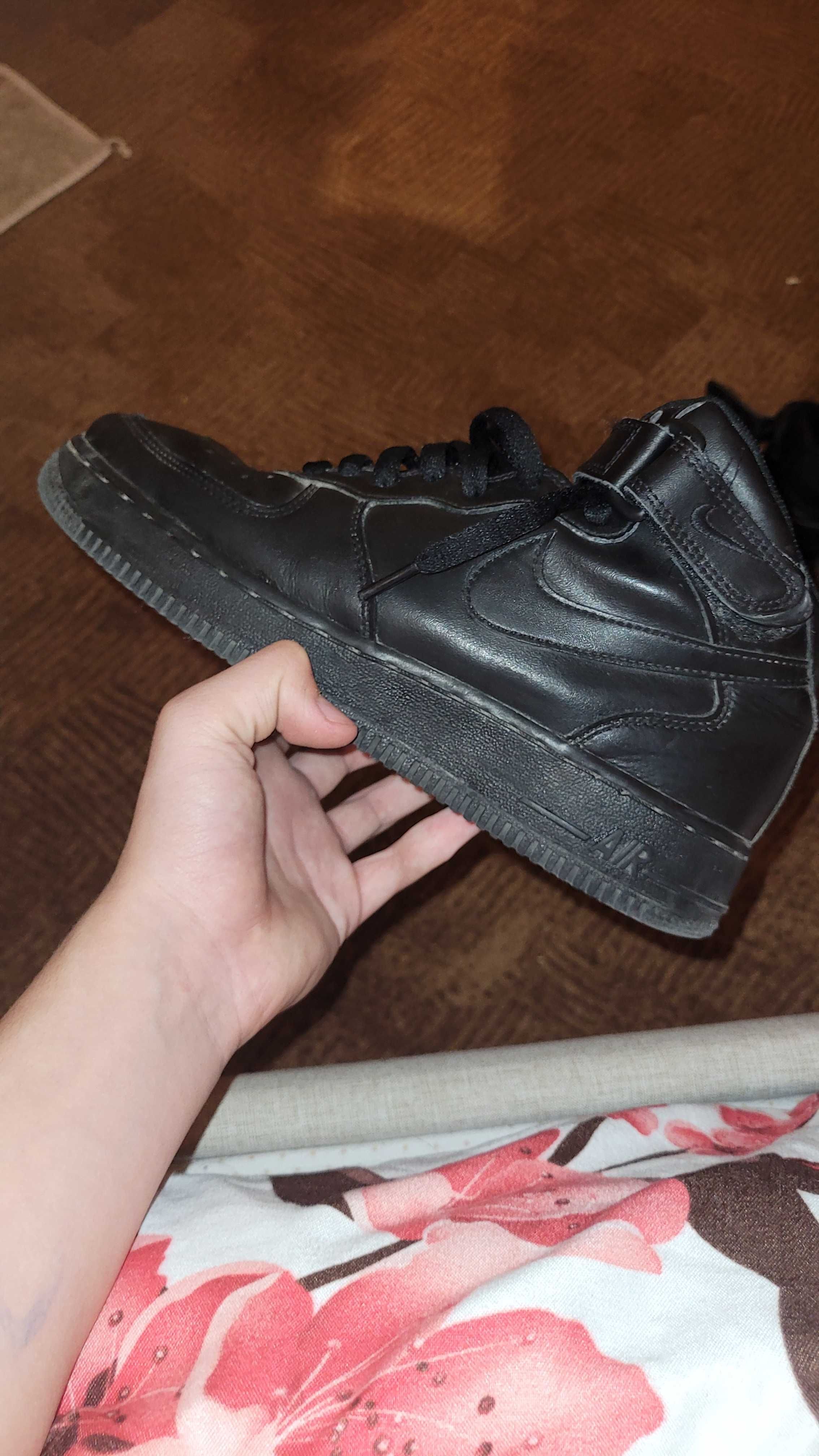 Vand af1 triple Black mid