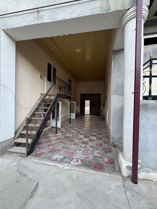 Садридин Айни, дом Заходи и живи. 6 соток 6 комнат