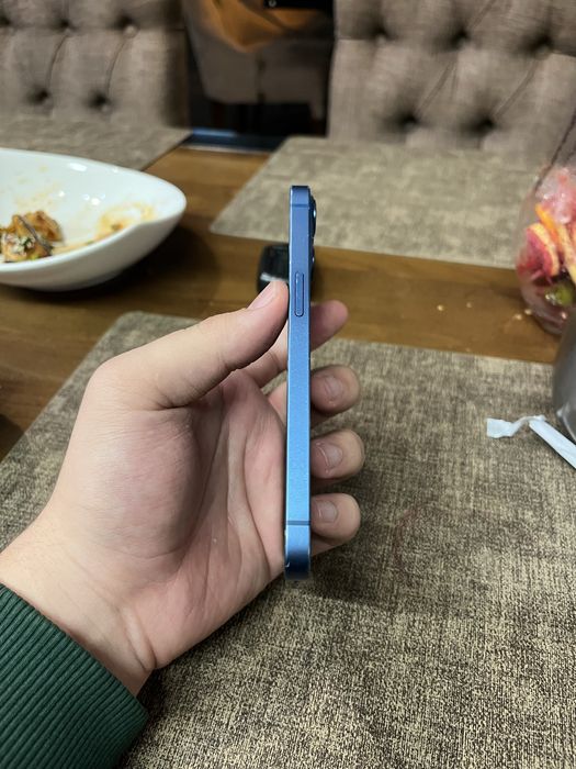 IPhone 13 с коробкой