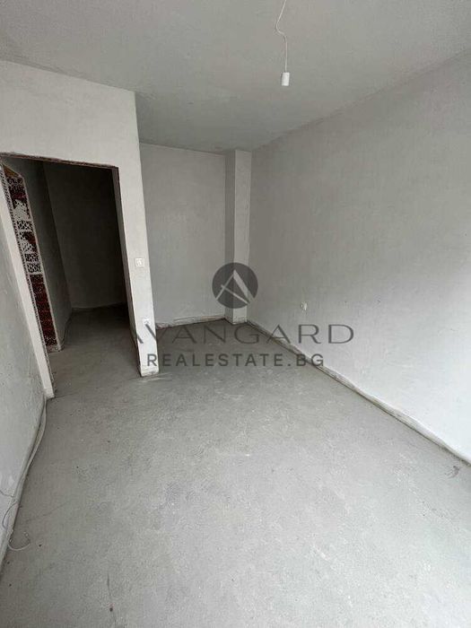 Продава се Двустаен апартамент в Пловдив, Христо Смирненски - 70 кв.м за 1486 €/кв.м - Снимка #1