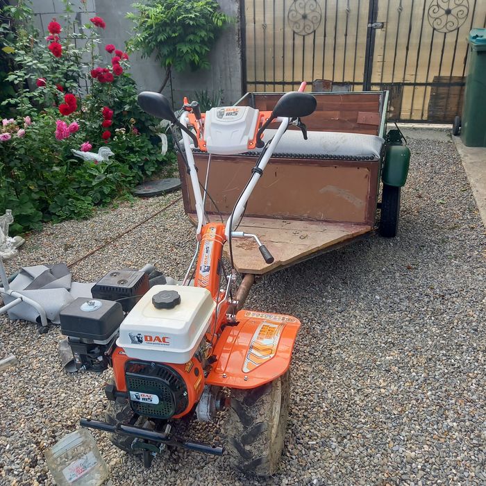 Vând motocultor ruris