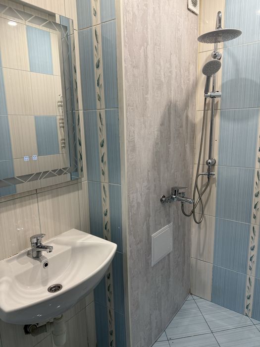 Дава се под наем Тристаен апартамент в Добрич, Дружба 2 - 103 кв.м за 357 € - Снимка #5