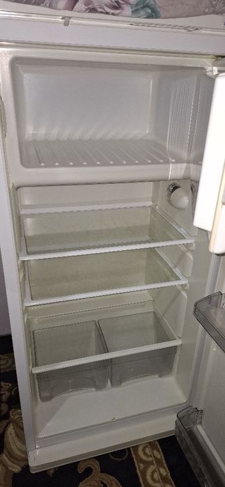 Холодильник сотилади