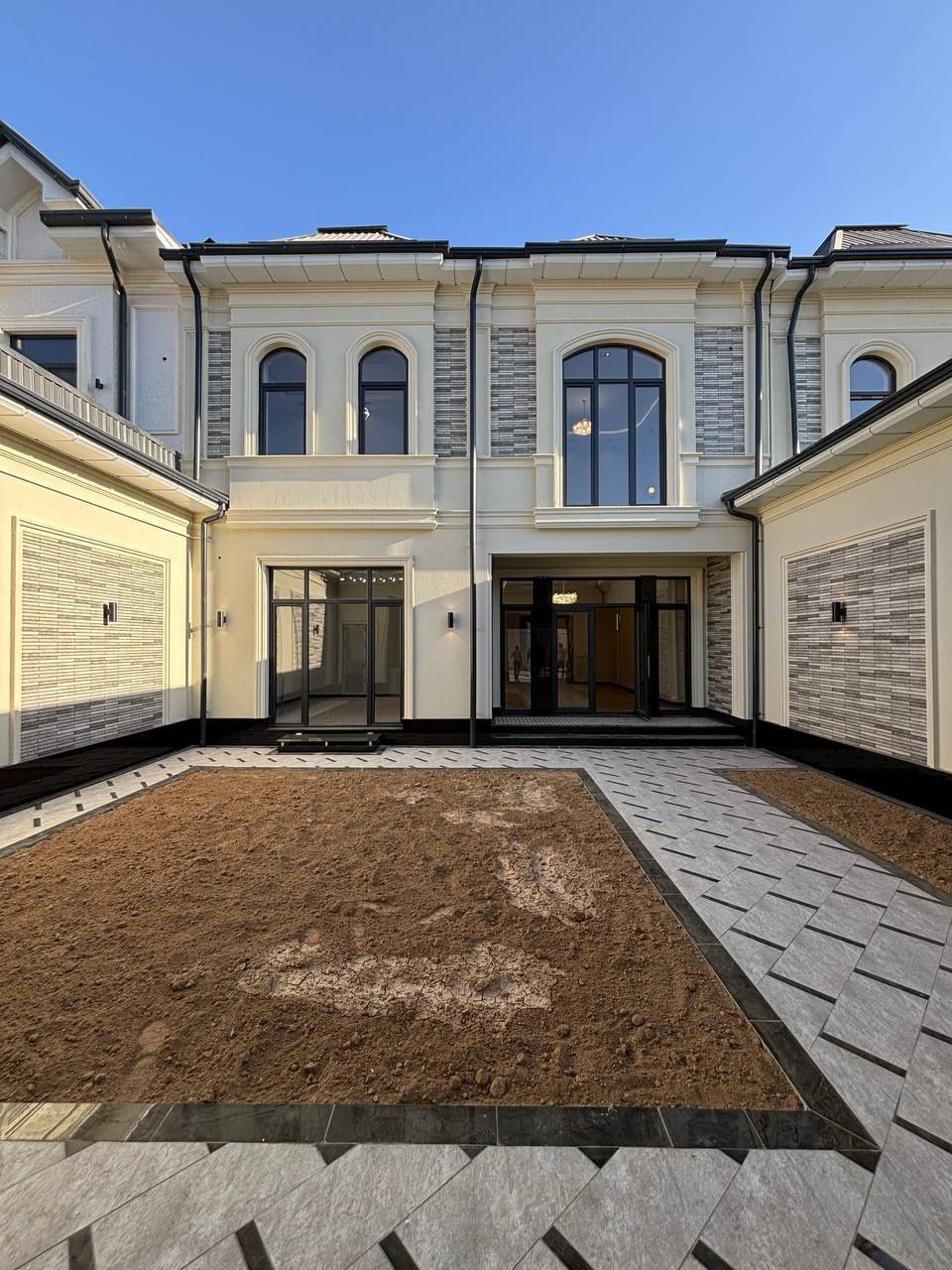 Дом в Юнусабадском районе, 3 сотки. Новый, 5 комнат, Катта Хасанбой.