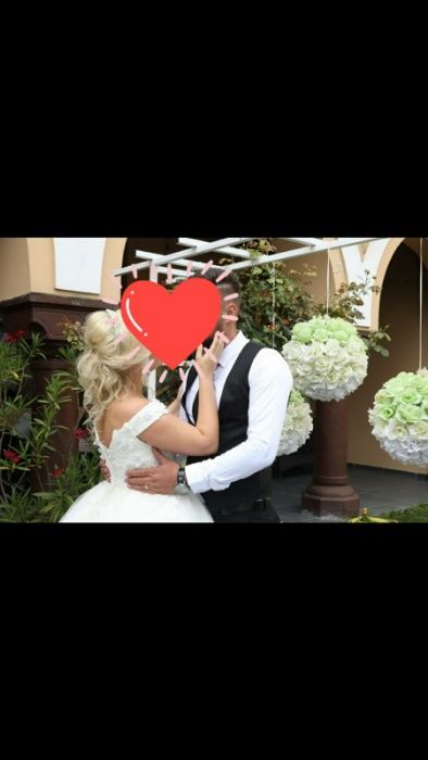 Vand rochie de mireasa superba!