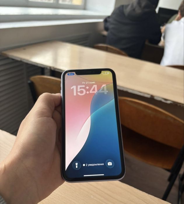 Продам айфон 11