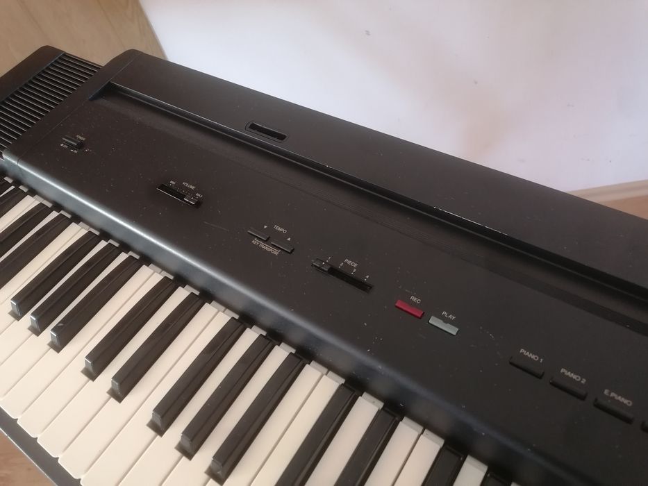 Roland EP-7 II pian digital dinamic orga