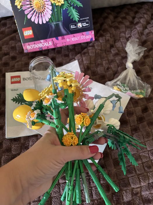 LEGO Botanicals: Mic buchet luminos 10347, 9 ani+, 373 piese