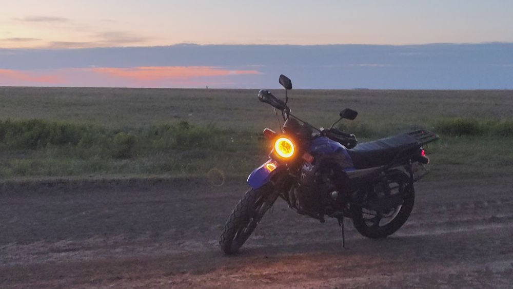 Мотоцикл GSX200 Suzuki