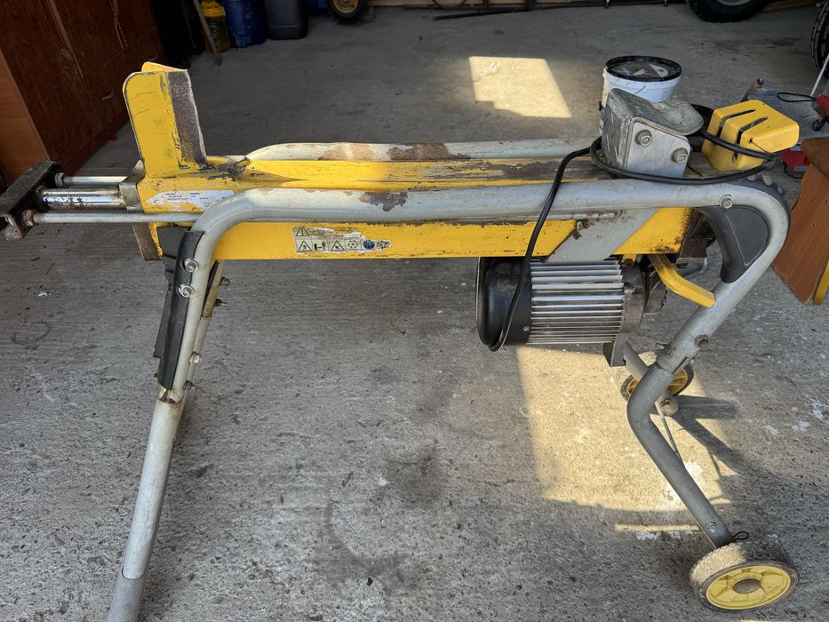 Taietor lemne electric