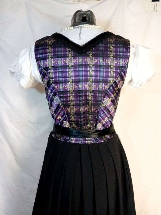 Dirndl Nr.40-42 rochie bavareza sarafan tirolez Oktoberfest
Sarfan Roc