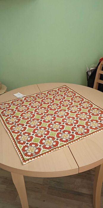 Шити карета , бродирани на ленена панама