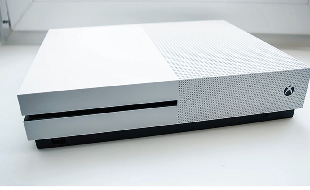 Продаю xbox one s