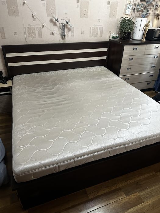 Продам кровать двуспальную