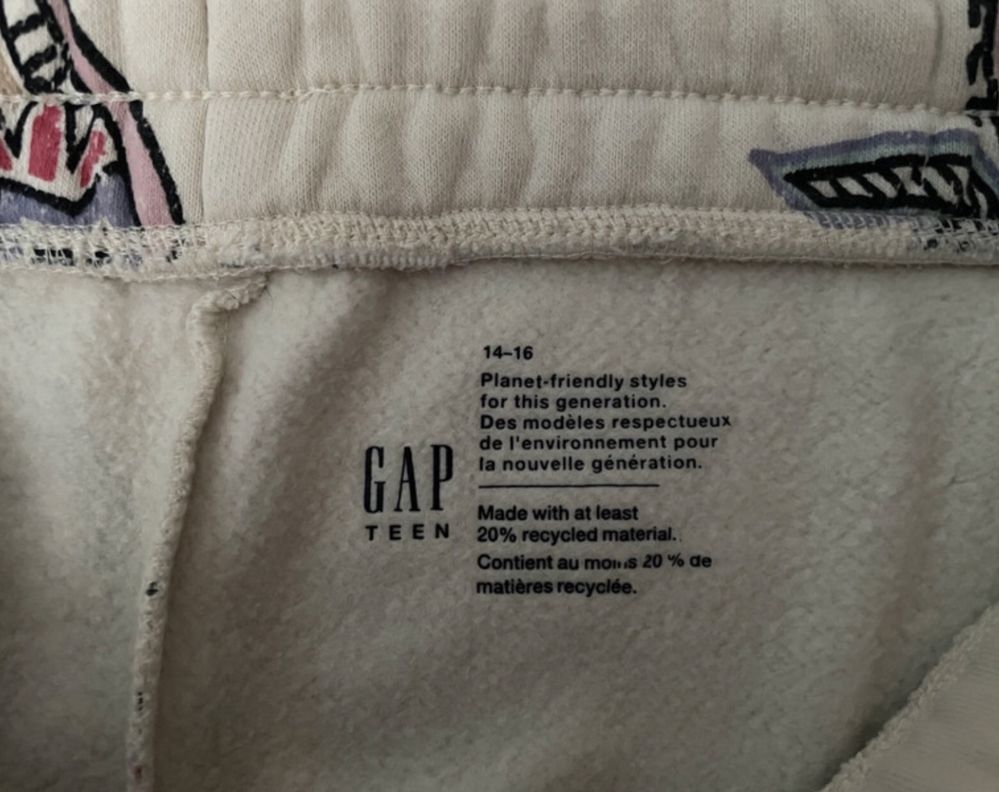 Pantaloni scurți Gap crem/bej