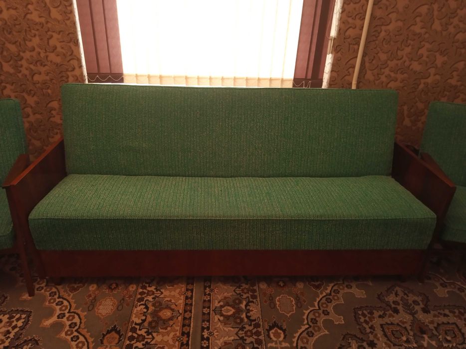 Диван и кресла румынские