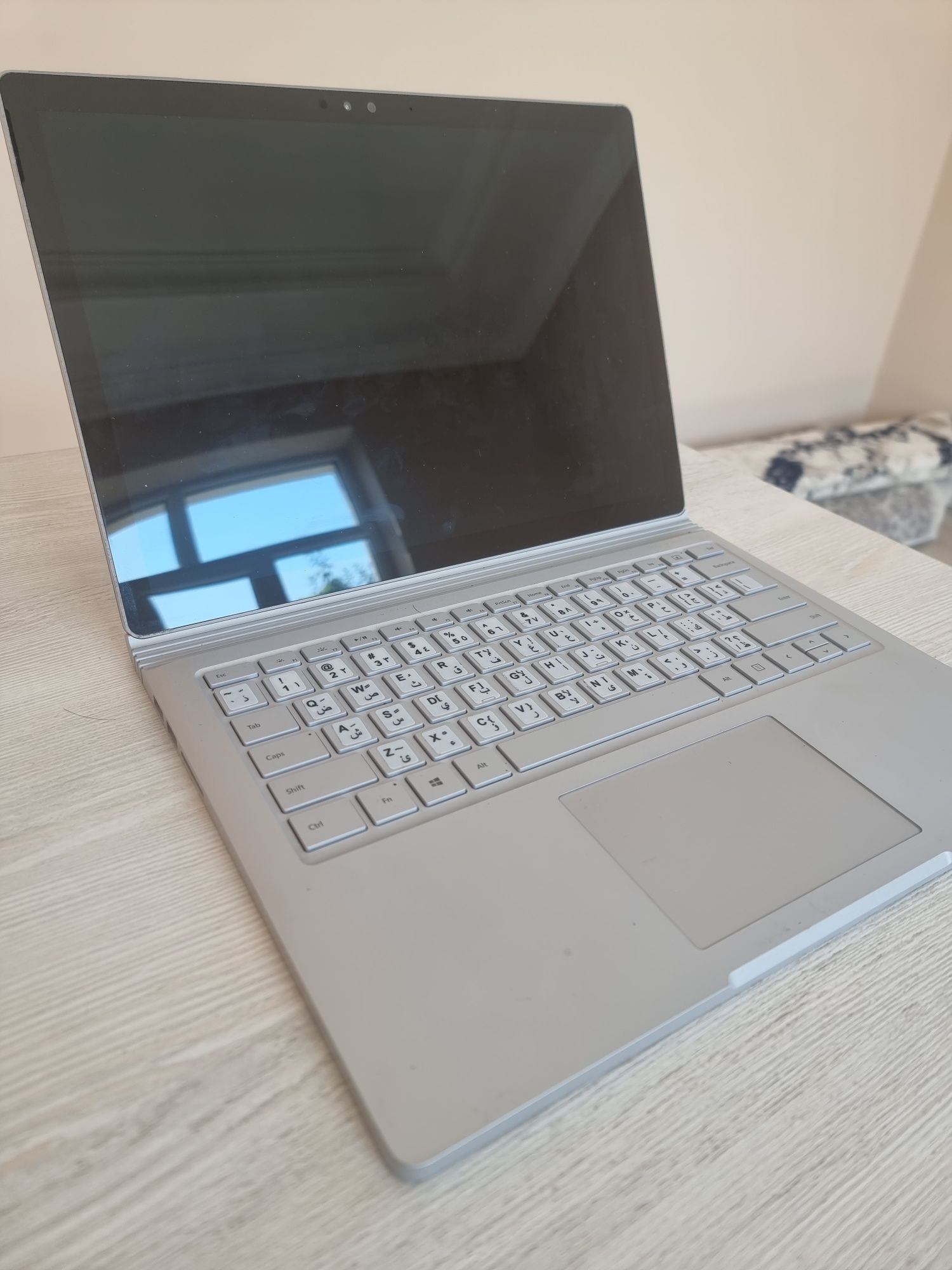 Microsoft surface book  sonsorli