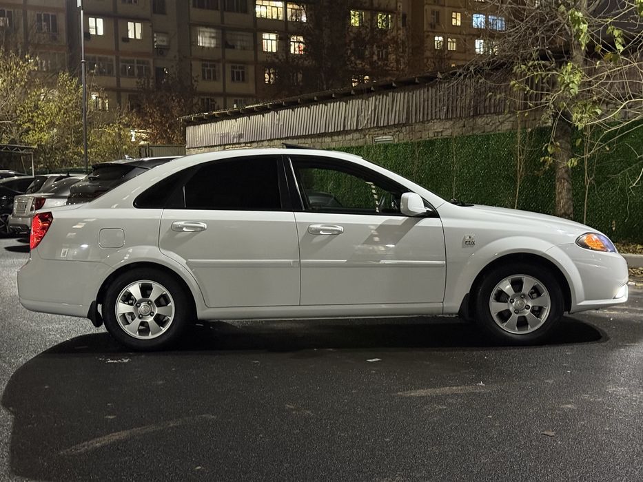 Gentra AT 2022/23 3-pozitsiya Full Oq Sotiladi